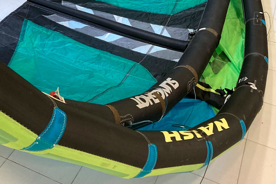 tienda-kitesurf-barcelona-reparacion-cometas